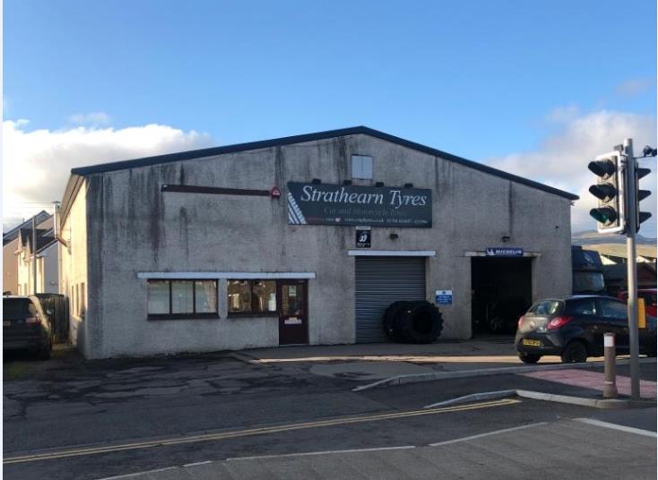 Strathearn Tyres, Crieff